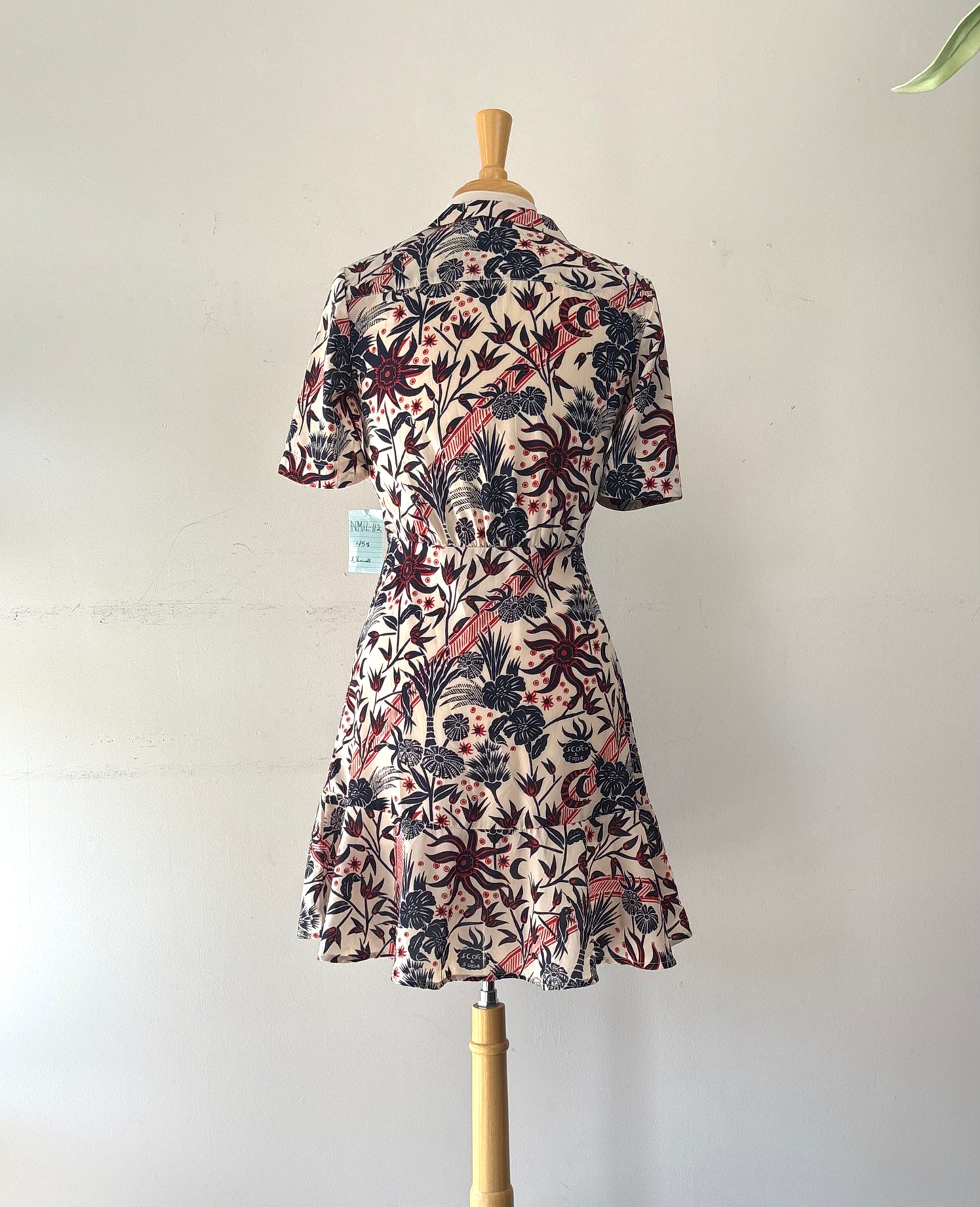 Robe fond beige fleur marine, manches courtes, boutons | NMIL-112 (XS)