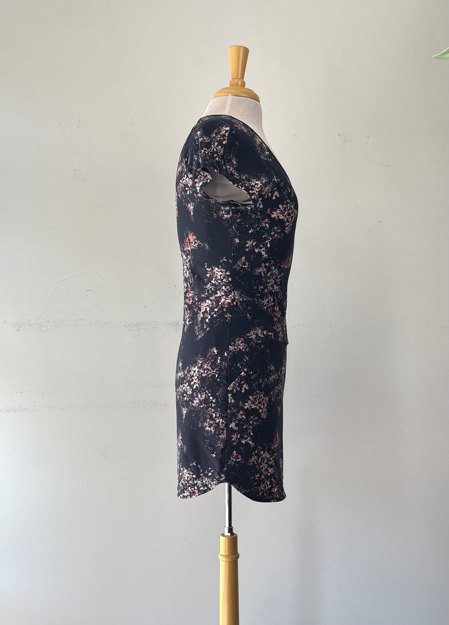 Robe marine, motif, bout de manche, poche, encolure en V | MFLAV-06 (XS)