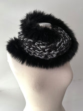 Charger l&#39;image dans la galerie, Foulard fourrure Hélènou
