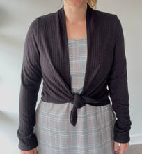 Charger l&#39;image dans la galerie, Veste courte tricot noir | Pinkmuchacha&#39;
