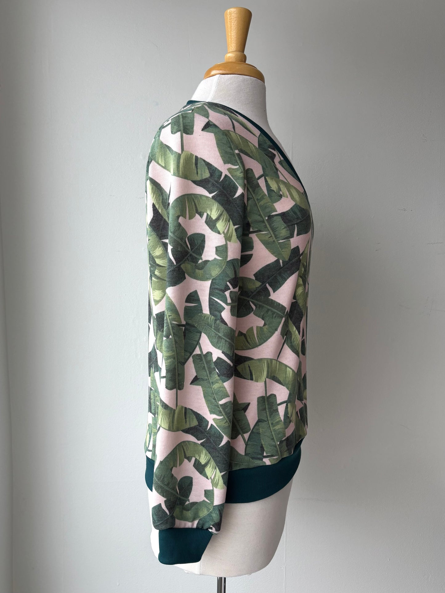 Pull manches longues, col "V", motif feuille de palmier |  Palmas (Pinkmuchacha)