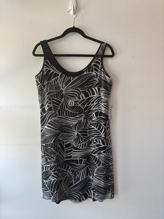 Robe noire motifs | KPLO-12 (M petit des hanches)