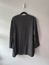 Charger l&#39;image dans la galerie, Veste noire/blanche, gros bouton | PINK-384 (12 ans)
