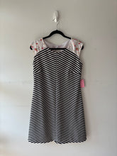 Charger l&#39;image dans la galerie, Robe rayée noire et blanc sans manche | CJOL-01 (XL fait petit)
