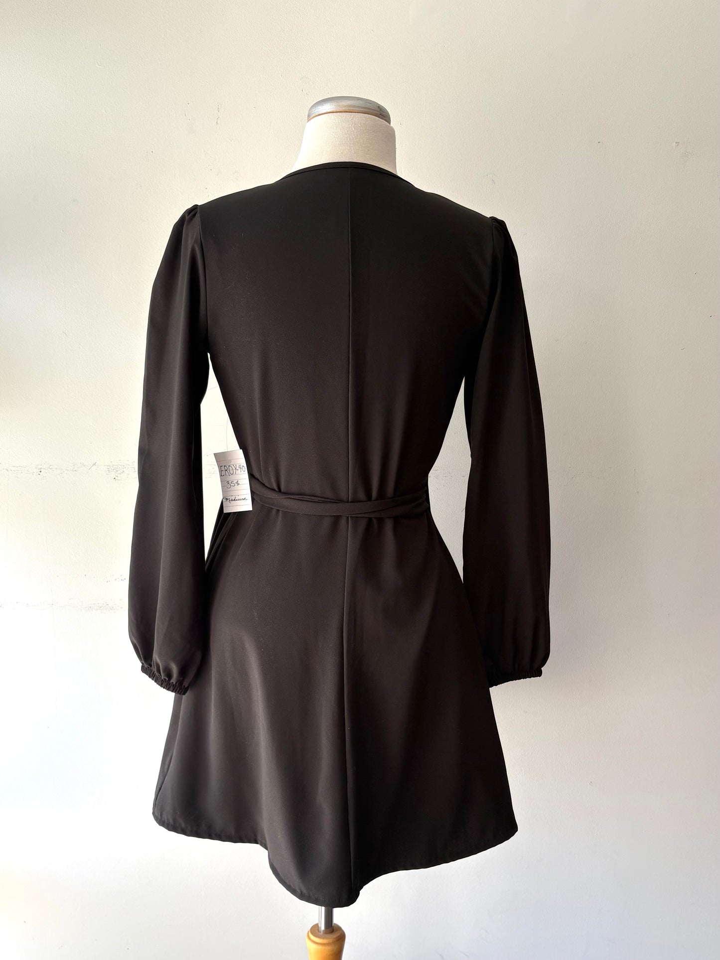 Robe noire cache-coeur manche longue | EROY-40 (M)