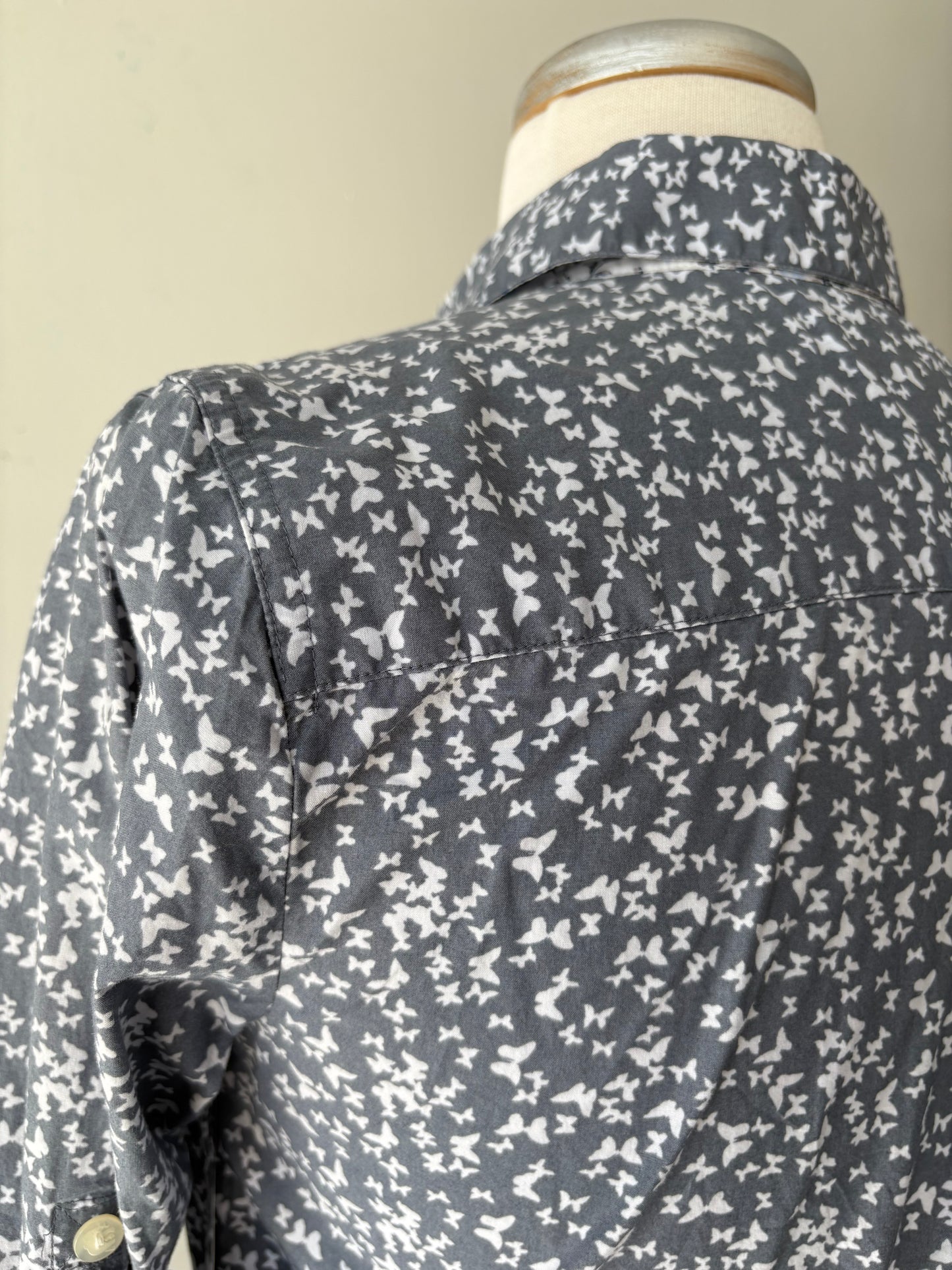 Chemise grise motif blanc papillon, manche longue | GCAR-13 (XS)