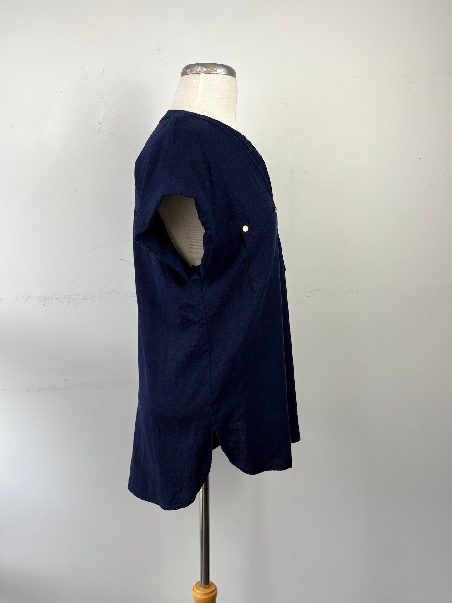 Haut tunique marine manches courtes poche sur le devant encolure en V | PINK-543 (S/M)