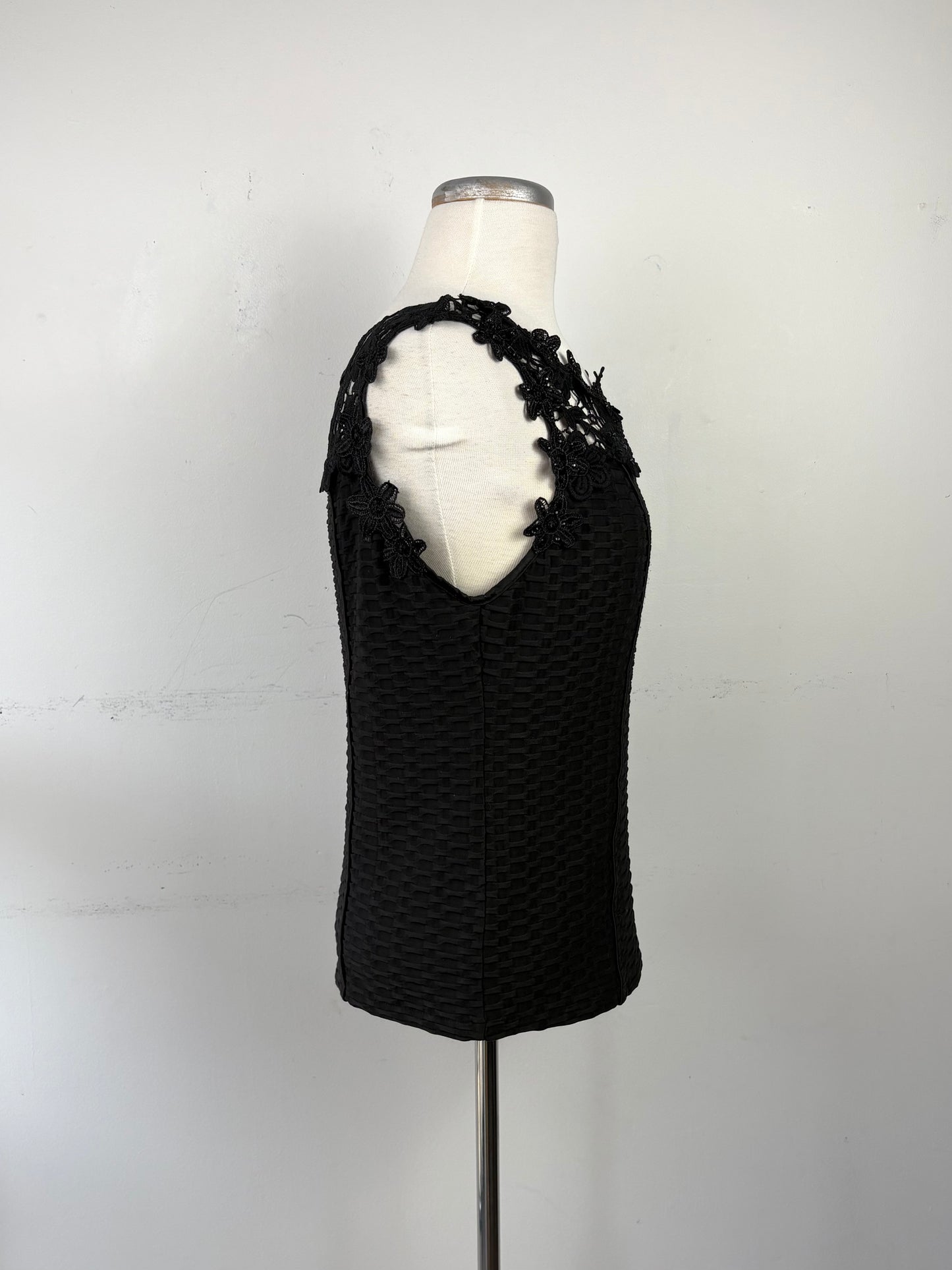 Camisole noire guipure, fermeture éclair sur le côté | MCAR-04 (L)