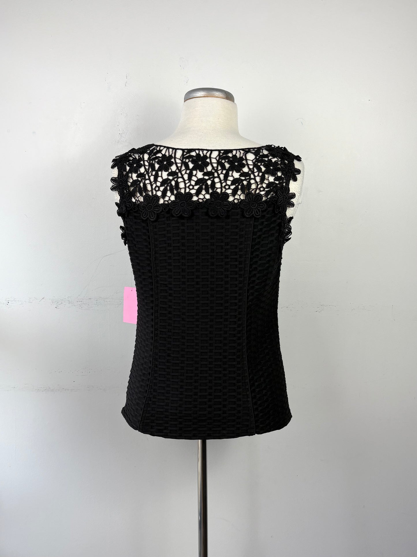 Camisole noire guipure, fermeture éclair sur le côté | MCAR-04 (L)