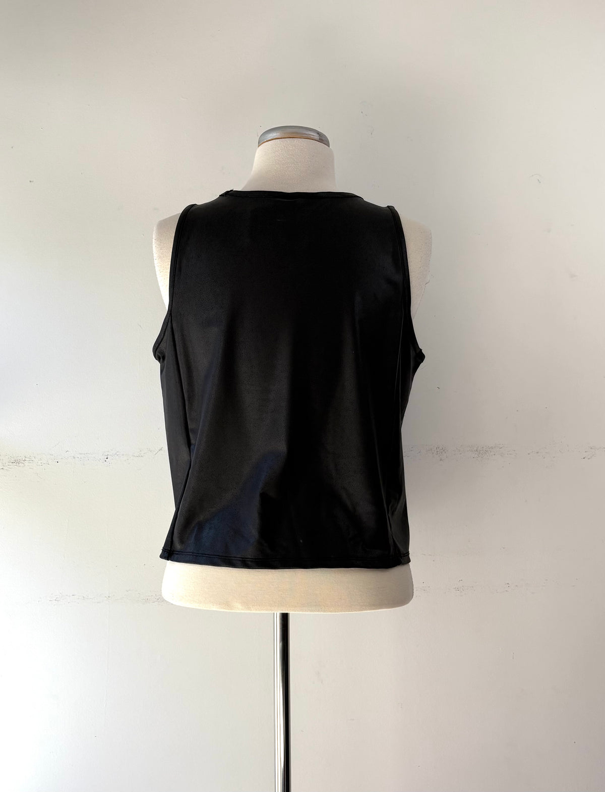 Camisole courte noire | AASTP-46 (XL)