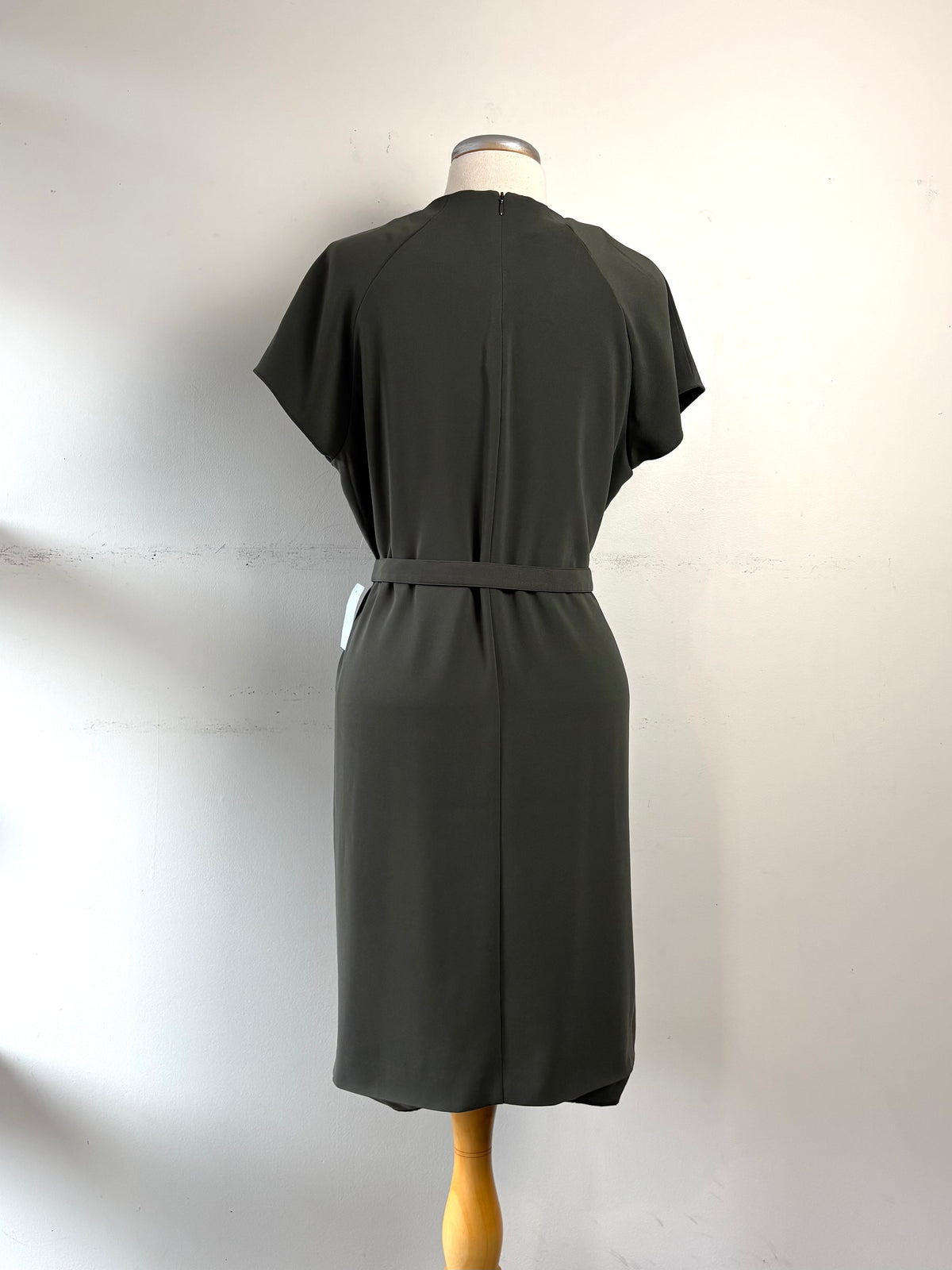 Robe vert sauge, bout manche, ceinture, encolure en rond, évasée | ABER-18 (L)
