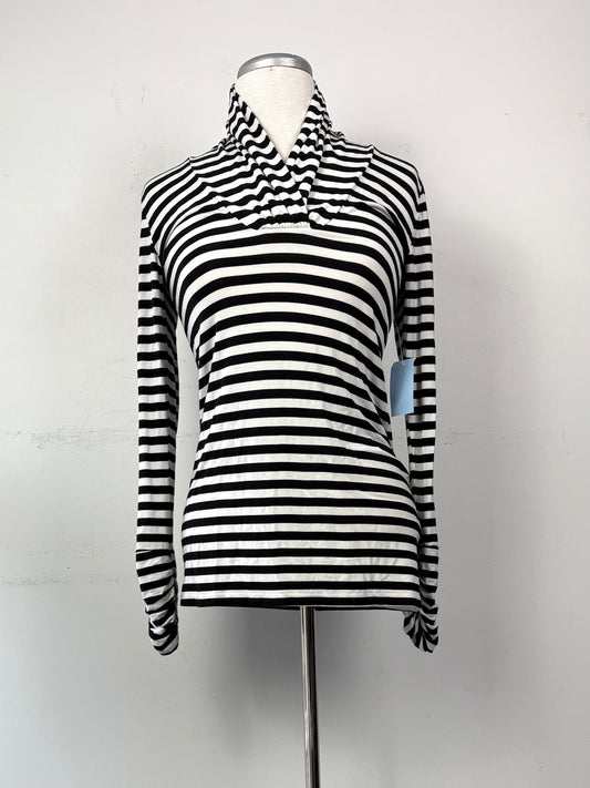 Chandail rayé noir/blanc crème, col en V, manches longues | APEL-51 (M)