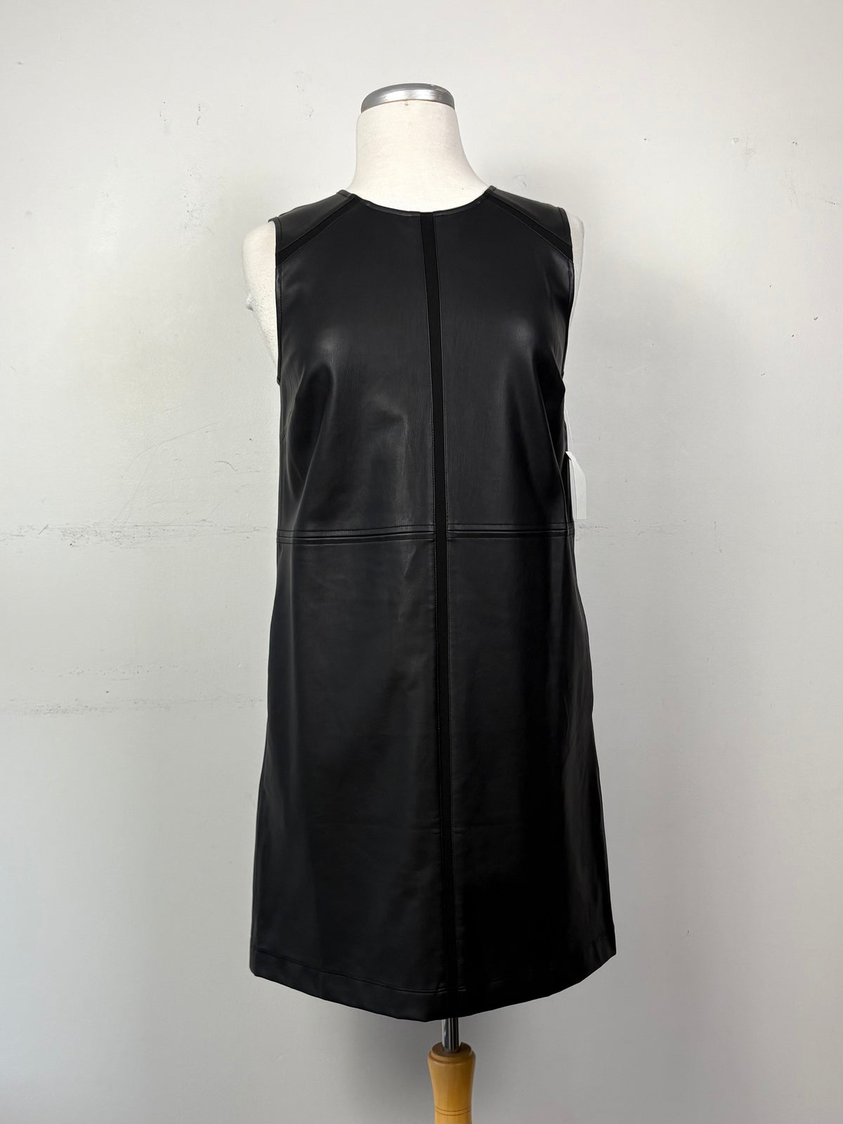 🧚Robe pas manche faux cuir noir | EROY-27 (M)