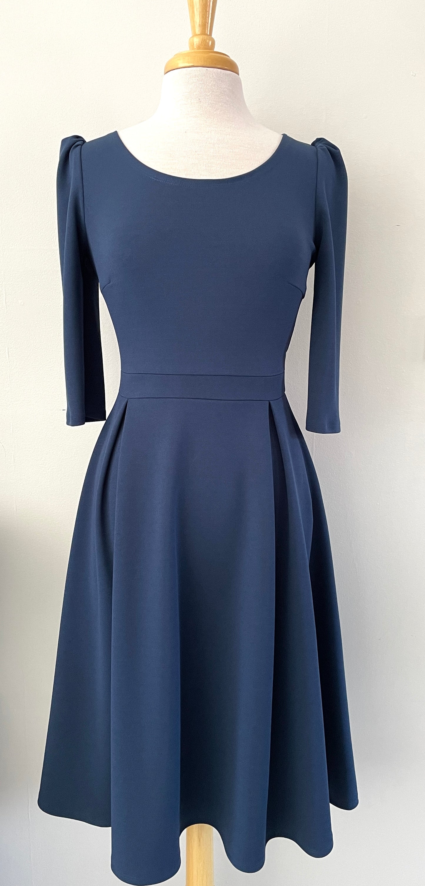 Robe manches 3/4 et plis creux au devant | Hortense (Pinkmuchacha)