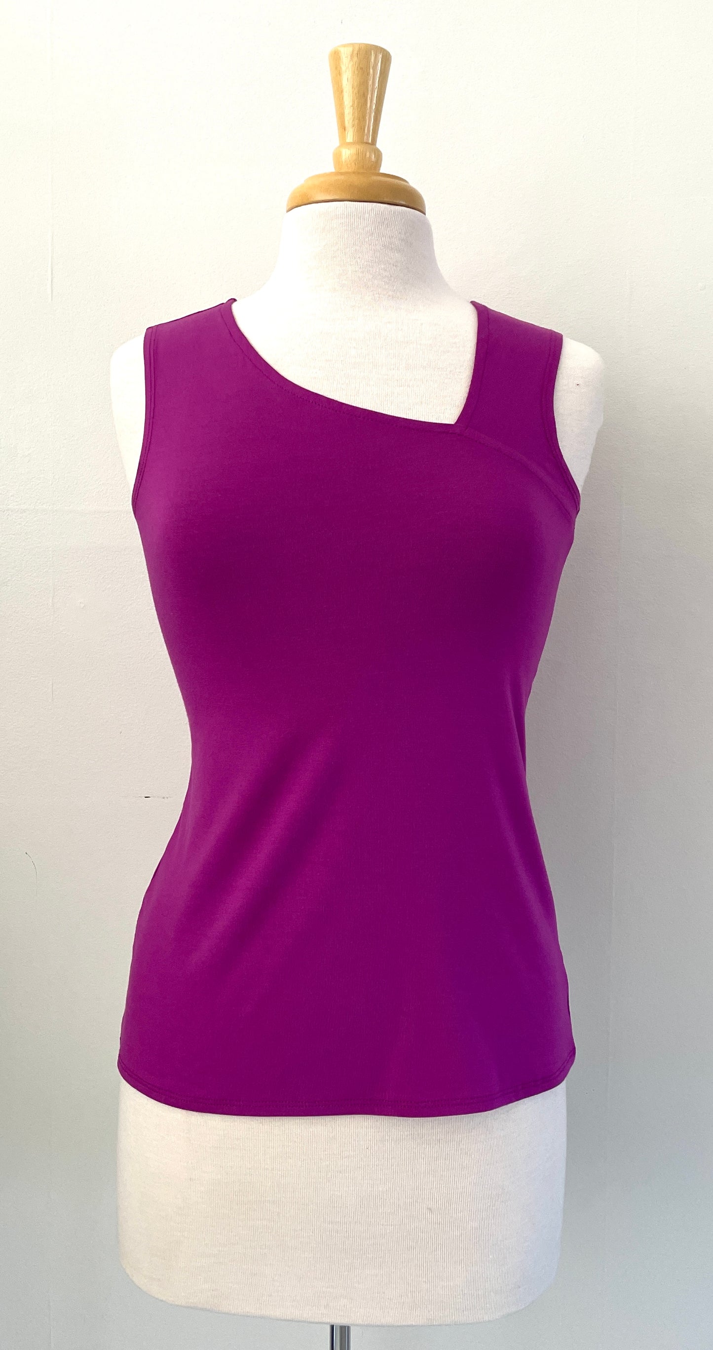 Camisole avec encolure asymétrique | Charlie (Pinkmuchacha)