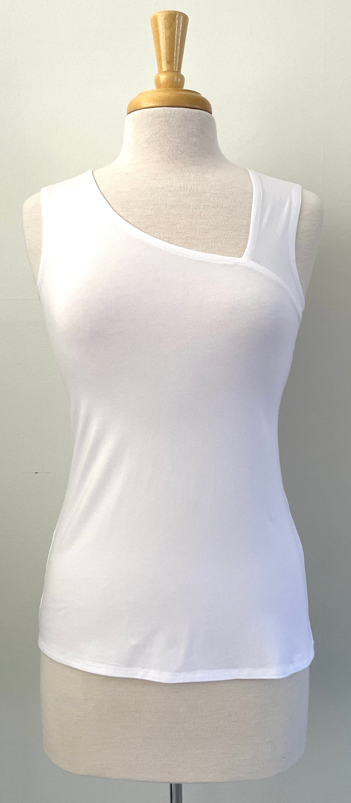 Camisole avec encolure asymétrique | Charlie (Pinkmuchacha)