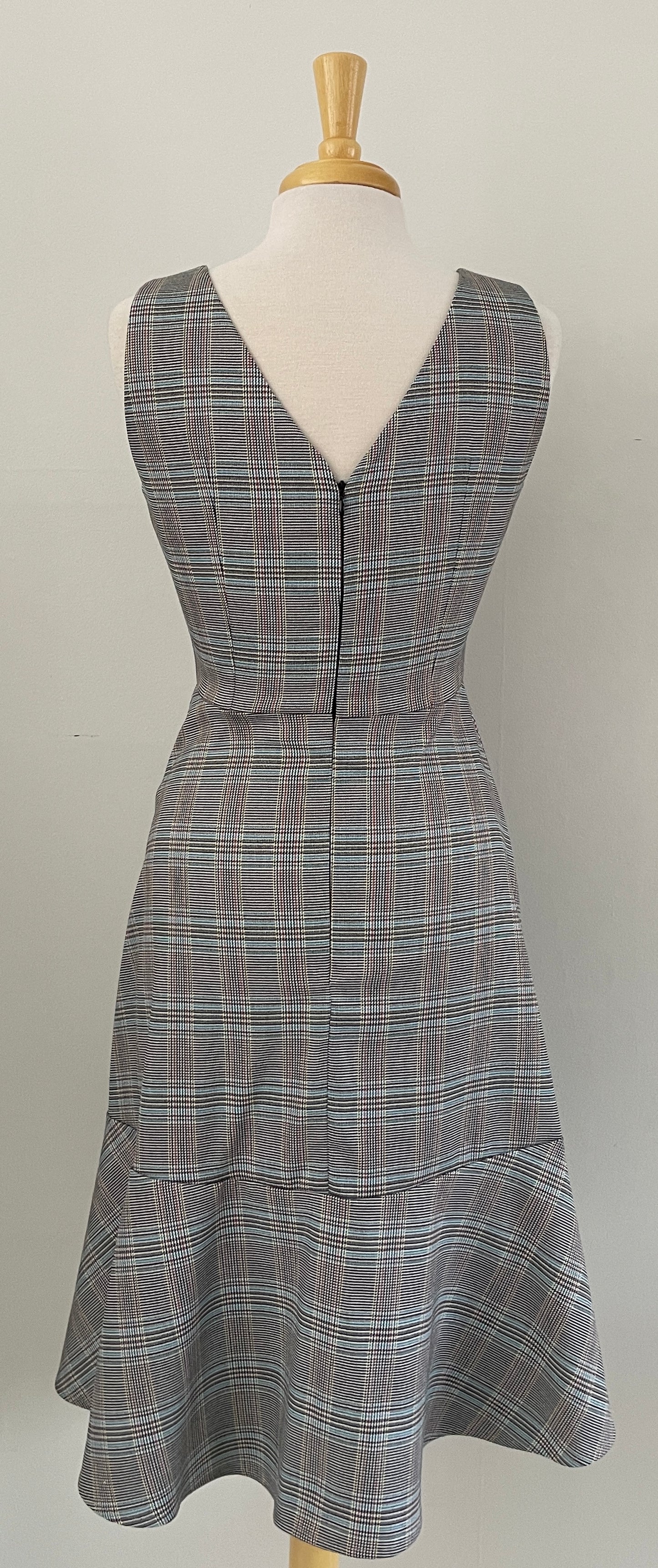 Robe sans manche avec volant au bas | Adèle (Pinkmuchacha)