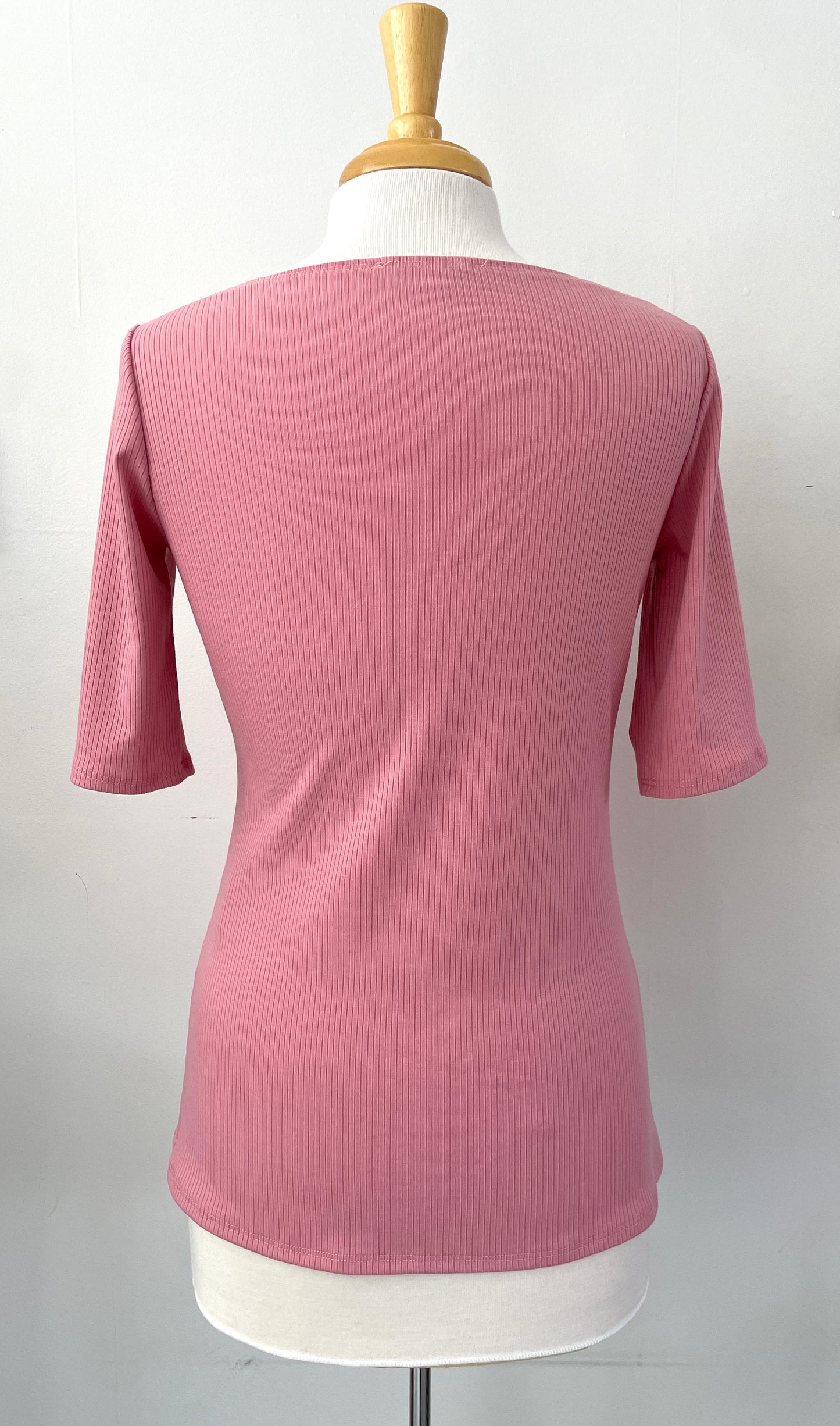 Haut manche courte, encolure bateau carré | Esmée Rib (Pinkmuchacha)