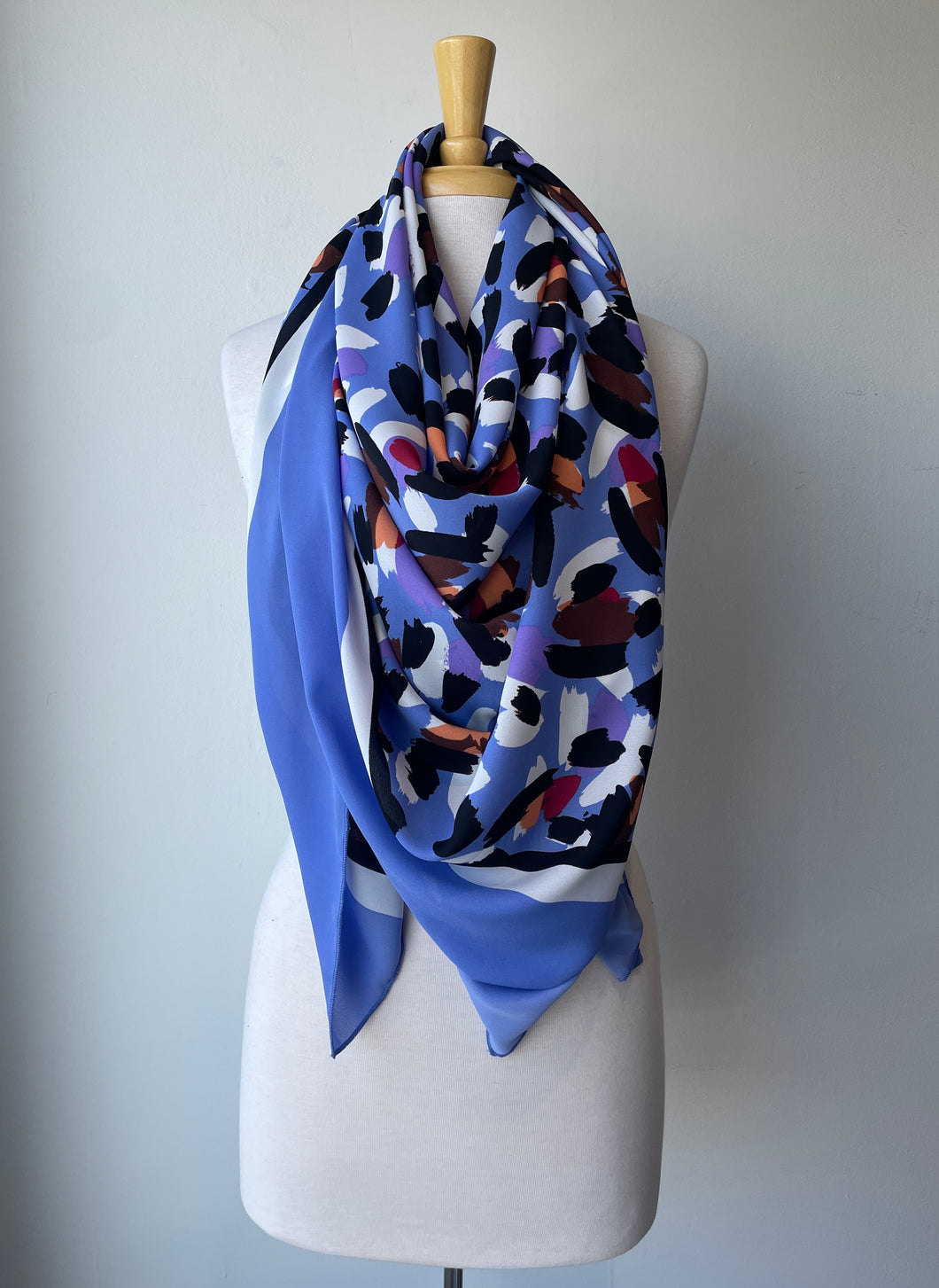 Grand Foulard Lavande motif abstrait (Pinkmuchacha)