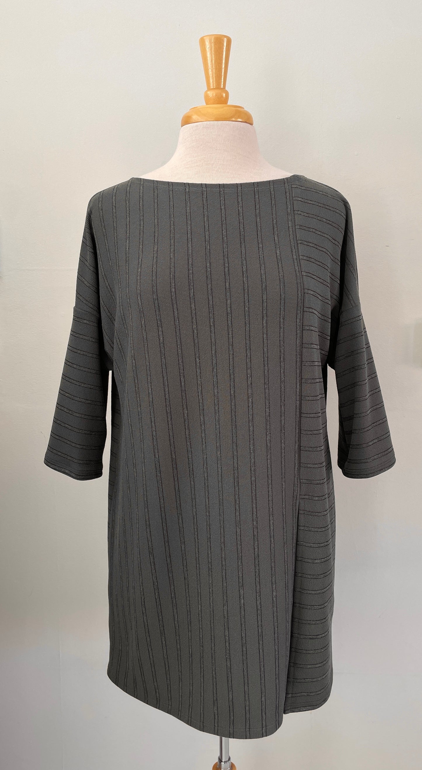 Chandail ample kaki, manches 3/4, col bateau |  Avocado (Pinkmuchacha)