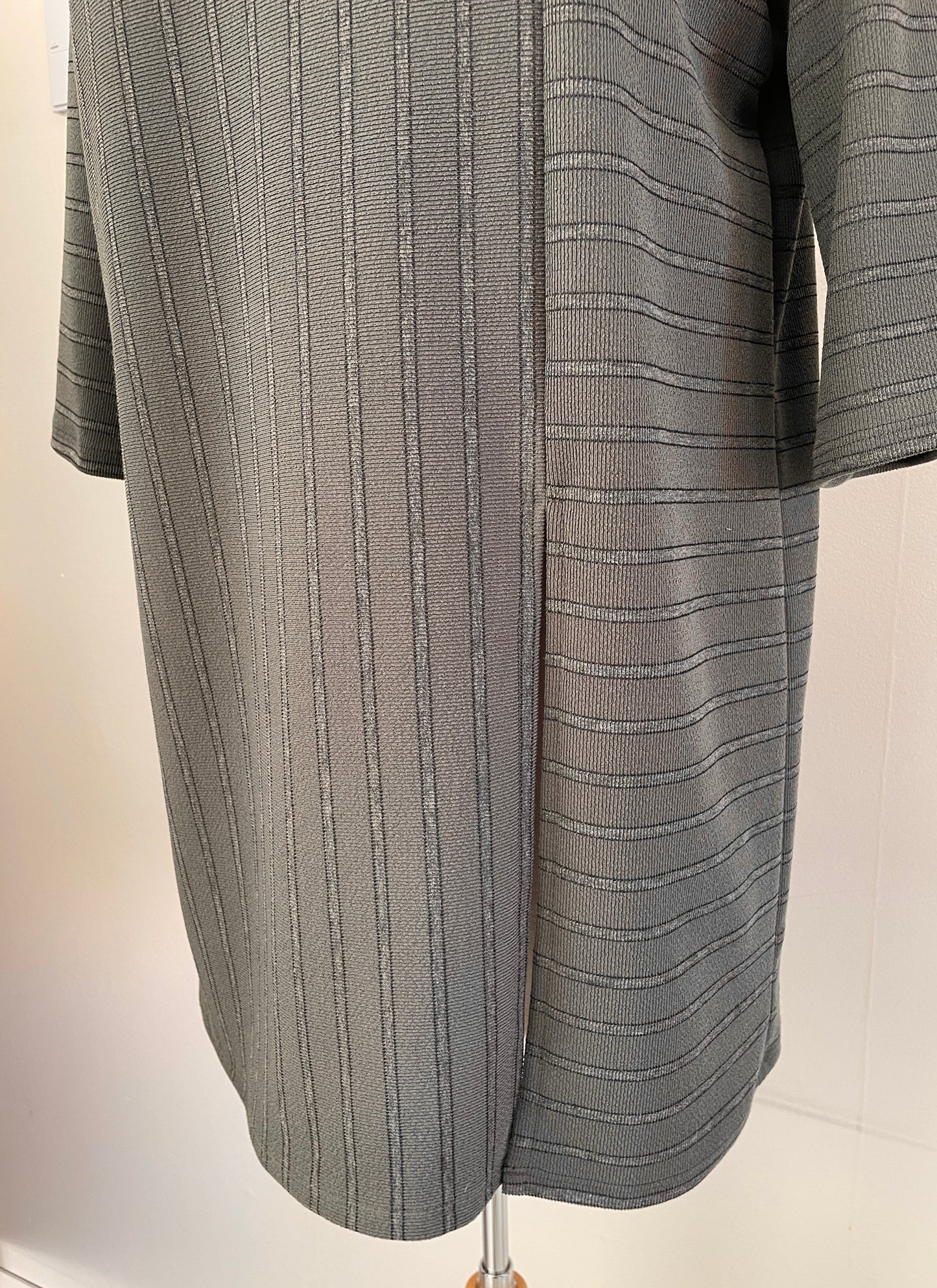 Chandail ample kaki, manches 3/4, col bateau |  Avocado (Pinkmuchacha)