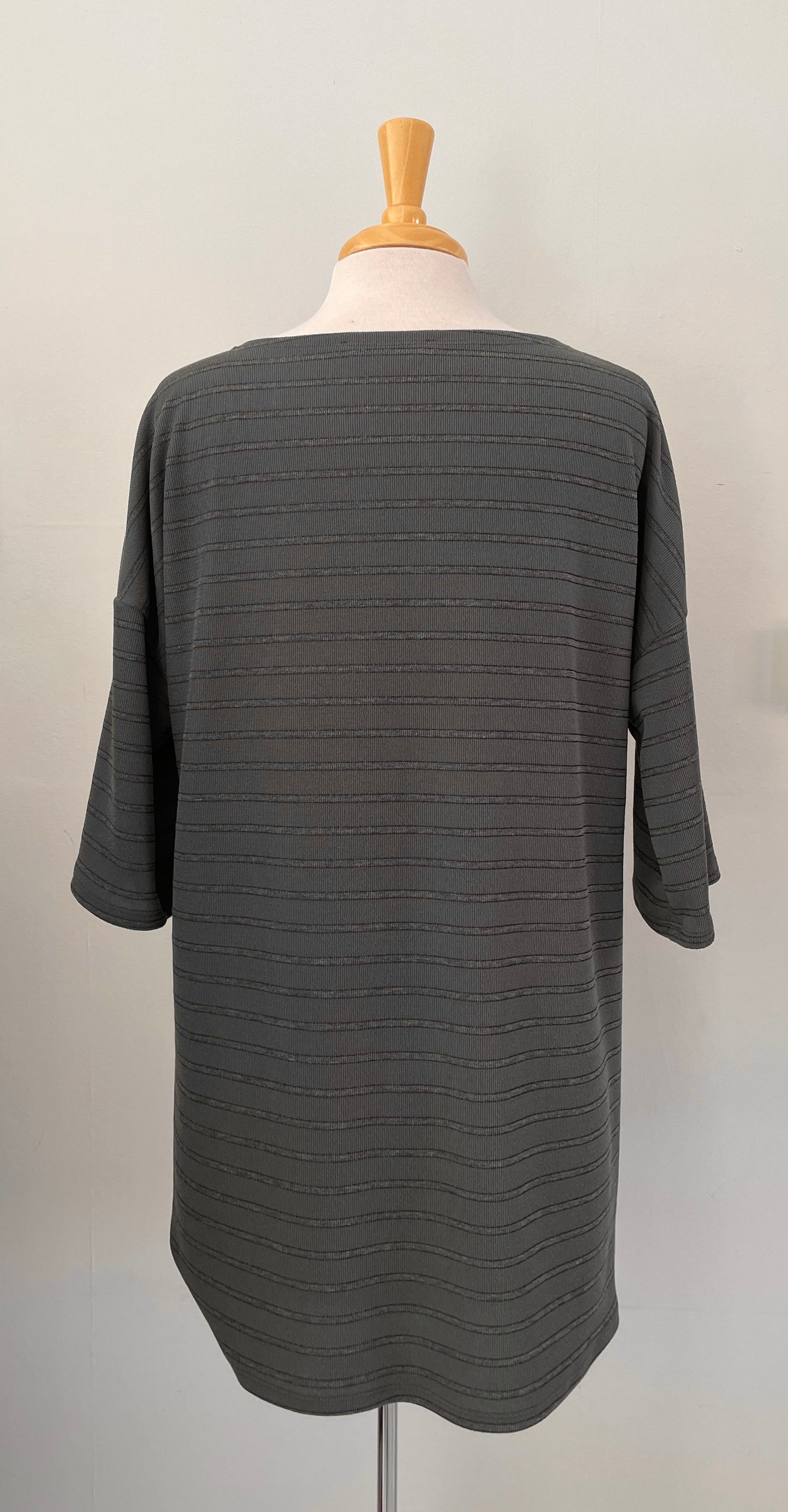 Chandail ample kaki, manches 3/4, col bateau |  Avocado (Pinkmuchacha)