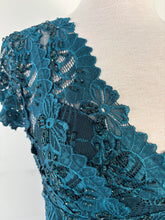 Charger l&#39;image dans la galerie, Robe dentelle, teal peerrlée | NMIL-15 (M)
