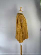 Charger l&#39;image dans la galerie, Haut jaune or damassé | CCAY-06 (S overseize)
