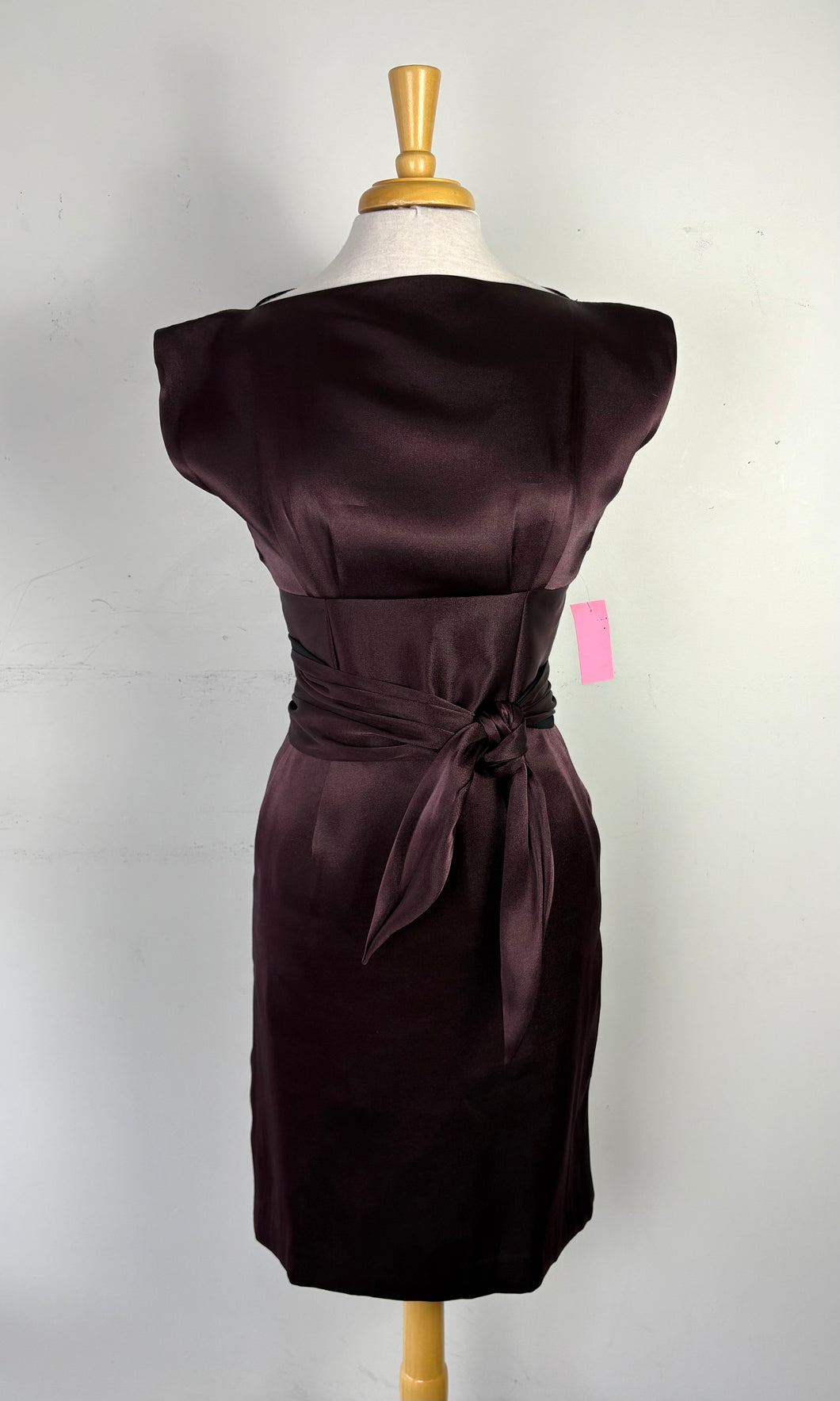 Robe prune satinée, pas manche, poche, ceinturon | NMIL-16 (6 ans)