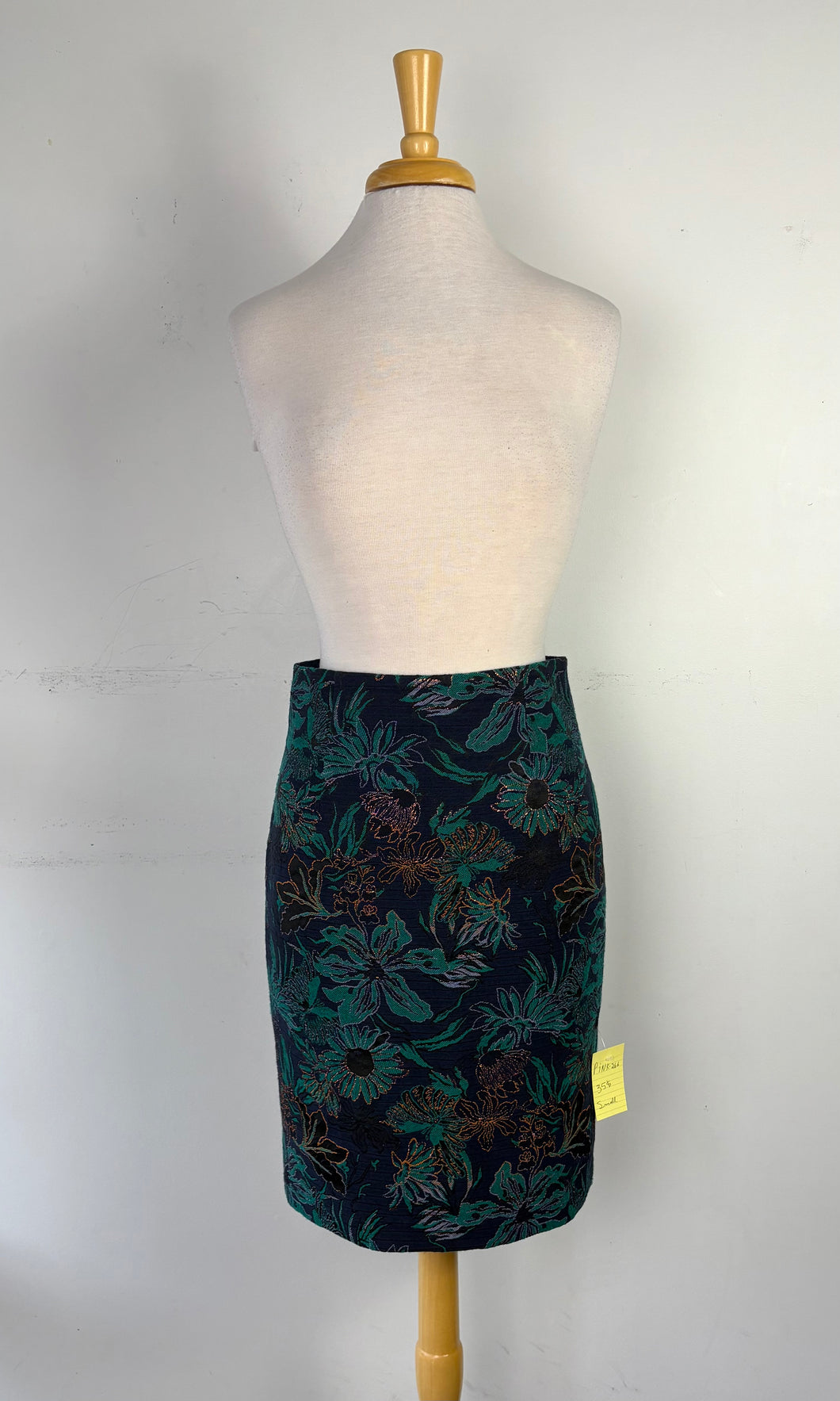 Jupe crayon brocart fleuri PINK-266 (S)