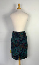 Charger l&#39;image dans la galerie, Jupe crayon brocart fleuri PINK-266 (S)
