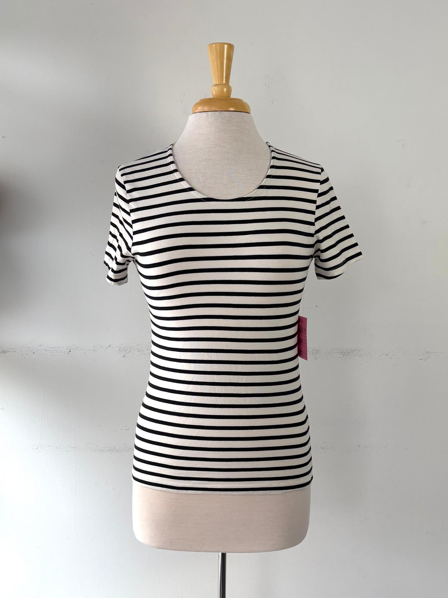 T-shirt noir/blanc rayé, manches courtes | MTUR-14 (6 ans)