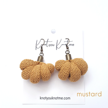 Charger l&#39;image dans la galerie, Boucles d&#39;oreilles nœud épais Beth
