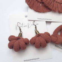 Charger l&#39;image dans la galerie, Boucles d&#39;oreilles nœud épais Beth
