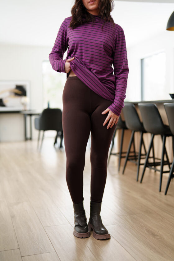 Legging Magog brun chocolat, silhouette complète de face