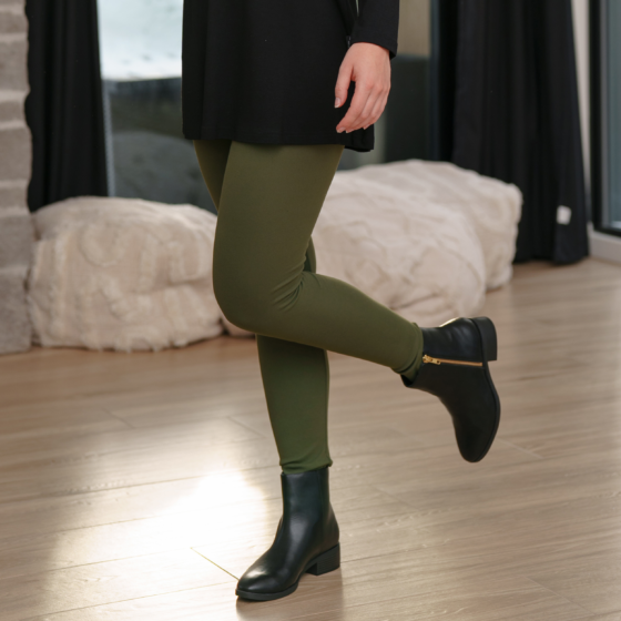 Legging Magog kaki, vue rapprochée