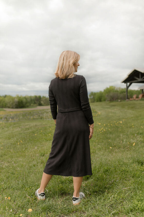 Robe Richelieu noire, vue de dos