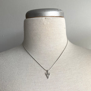 Collier triangles argent 329 (Gribouille)